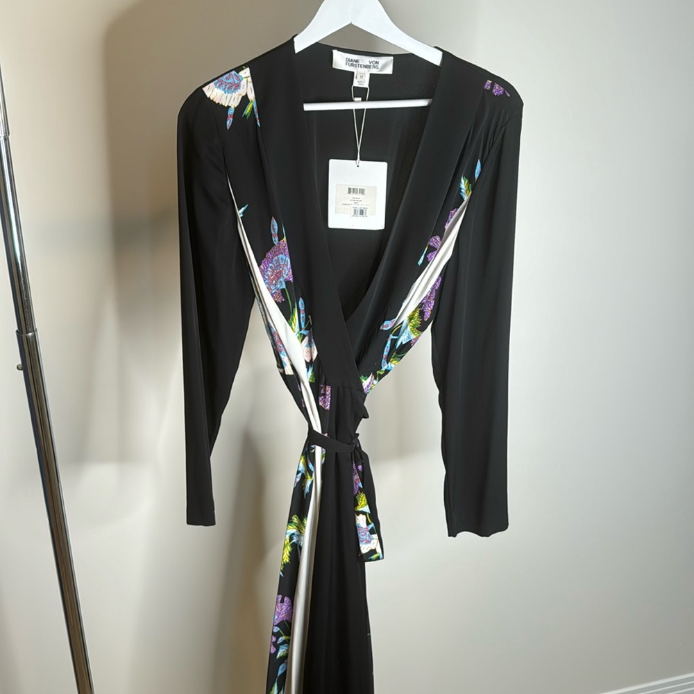 DVF Diane Von Furstenberg wrap silk dress size 12 NWT